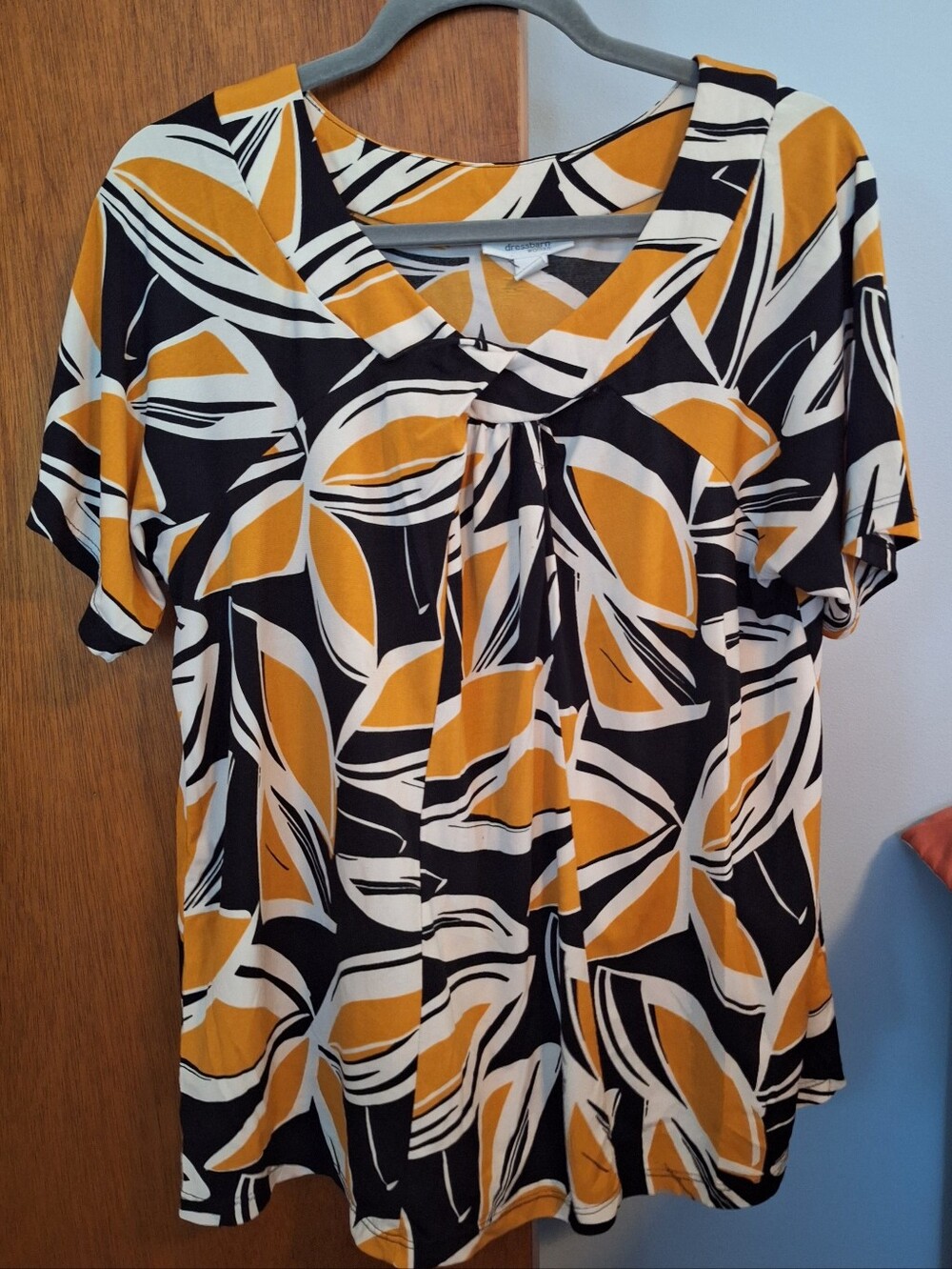 dressbarn Mustard, Black&Cream Abstract Leaf Short Sleeve Top Women's Size 14/16